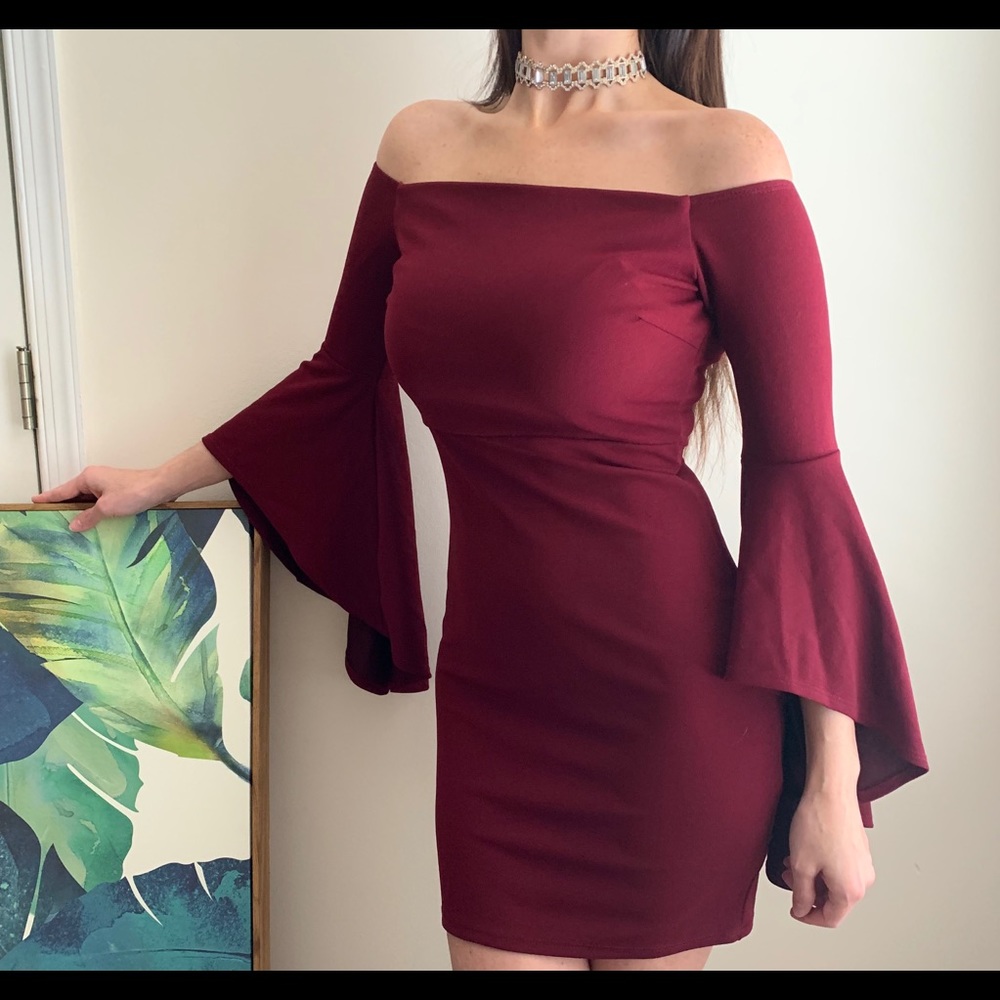 Windsor - Off the shoulder dress